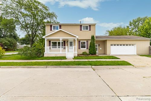 23225 Elaine St, Saint Clair Shores, MI, 48080-3226 | Card Image