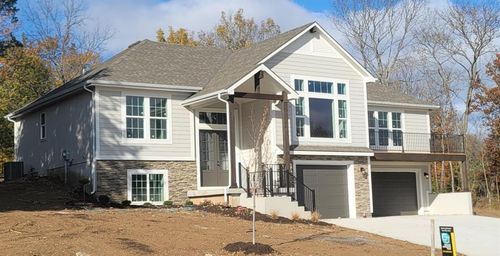 1604 Sw Stonewall Dr, Oak Grove, MO, 64075-6205 | Card Image