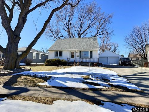 2075 Fairacres Dr, Fremont, NE, 68025-2736 | Card Image