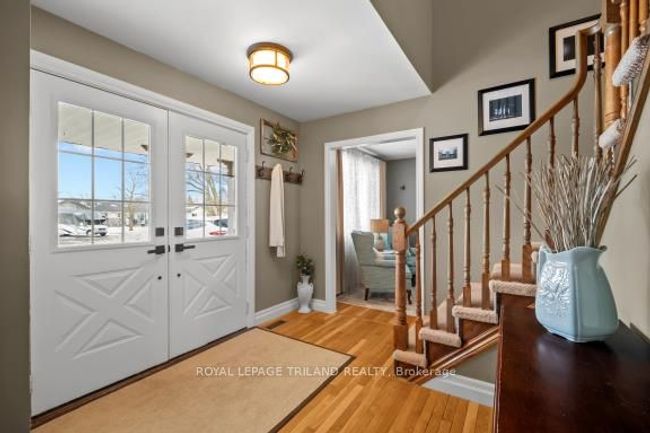 21 Sherwood Cres, House other with 5 bedrooms, 3 bathrooms and 6 parking in Exeter ON | Image 5