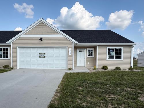 107-4289 Highpoint Dr, Wayland, MI, 49348-9245 | Card Image