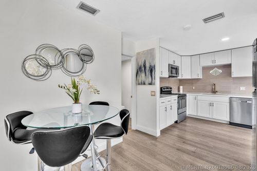 6663 Via Regina, Boca Raton, FL, 33433-3922 | Card Image