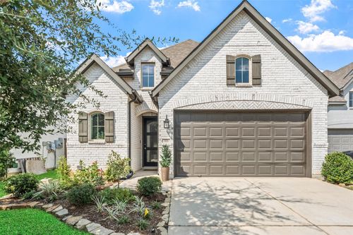 555 Chestnut Reef Ct, Conroe, TX, 77304-2498 | Card Image