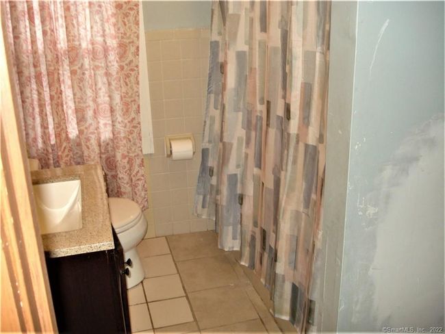 7091 Main St, House other with 4 bedrooms, 1 bathrooms and null parking in Trumbull CT | Image 4