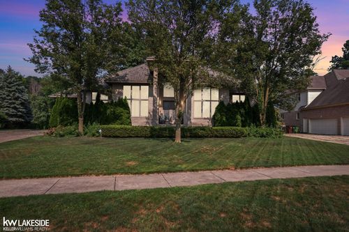 55766 Apple Ln, Shelby Township, MI, 48316-5337 | Card Image