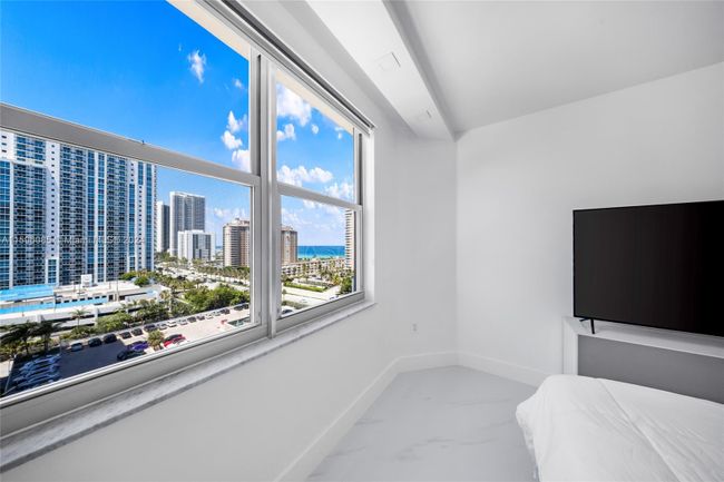 10B - 1985 S Ocean Dr, Condo with 1 bedrooms, 2 bathrooms and null parking in Hallandale Beach FL | Image 29