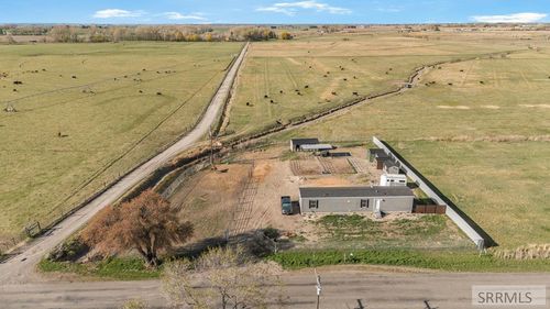 102 E Rich Ln, Blackfoot, ID, 83221-5805 | Card Image