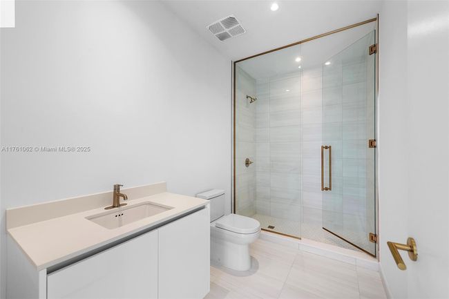 APT-1512 - 2655 S Bayshore Dr, Condo with 3 bedrooms, 4 bathrooms and null parking in Coconut Grove FL | Image 17