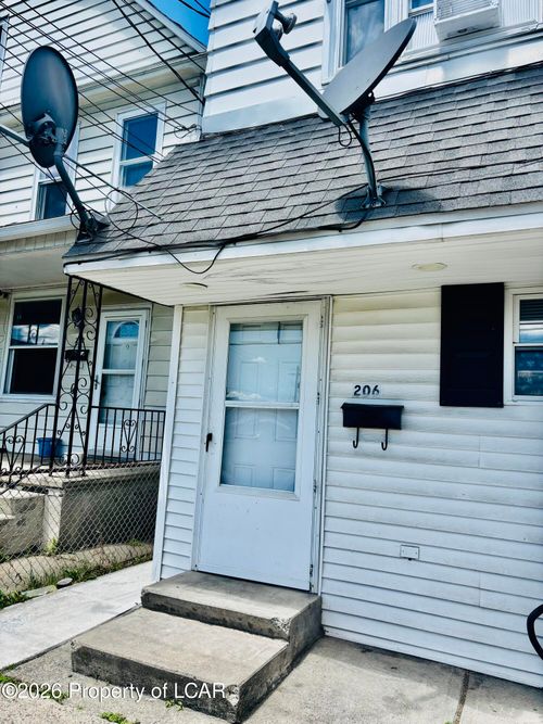 206 Zerby Ave, Edwardsville, PA, 18704-3243 | Card Image