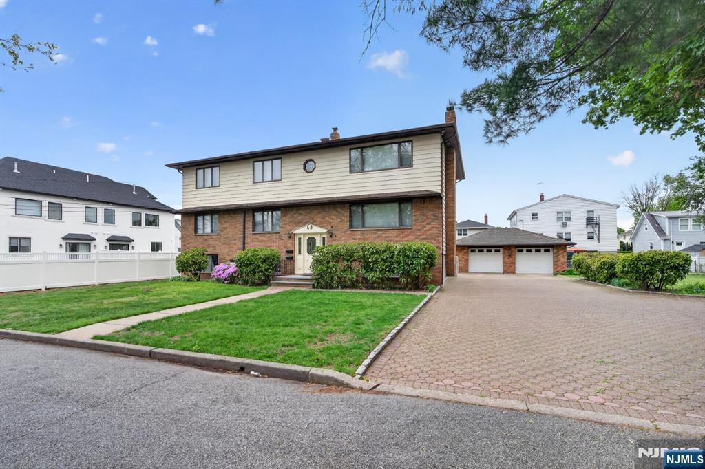 Residential Lease in Clifton