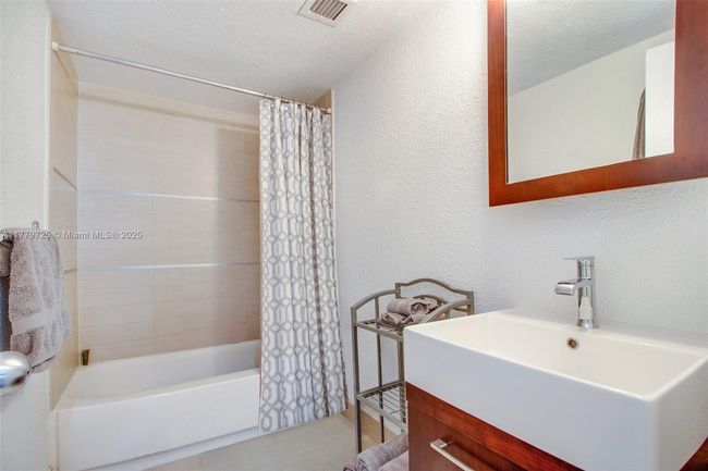APT-1540S - 1500 Bay Rd, Condo with 1 bedrooms, 2 bathrooms and null parking in Miami Beach FL | Image 8