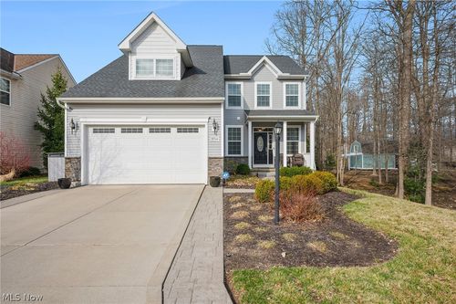 10564 Herrington Dr, Reminderville, OH, 44202-5211 | Card Image