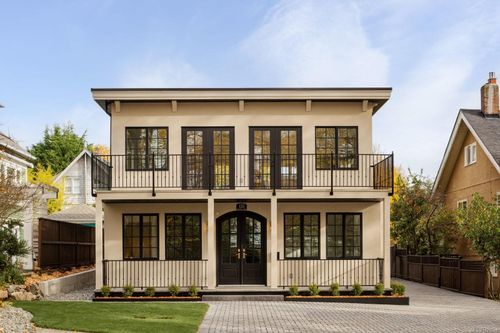 135 Passmore St, Victoria, BC, V8S3V6 | Card Image