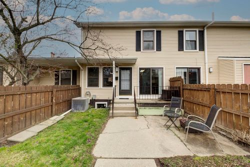 2824 Roundtree Blvd, Ypsilanti, MI, 48197-4809 | Card Image