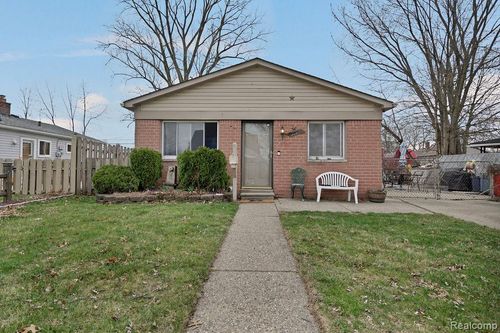 25530 Cole St, Roseville, MI, 48066-3698 | Card Image