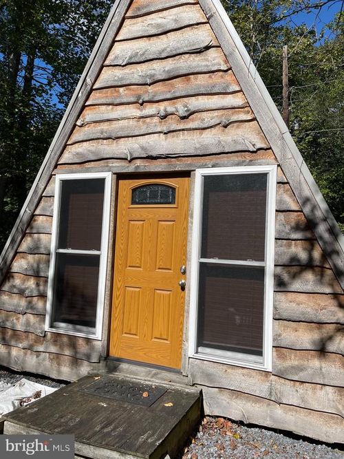 56-198 Black Gap Rd, FAYETTEVILLE, PA, 17222-8204 | Card Image