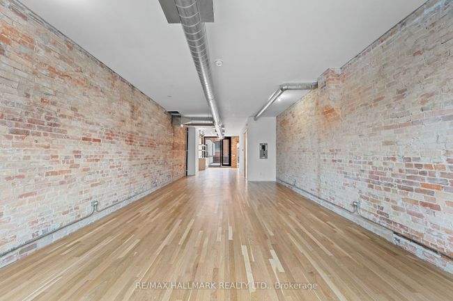 200 - 974 Queen St E, Home with 0 bedrooms, 1 bathrooms and null parking in Toronto ON | Image 8