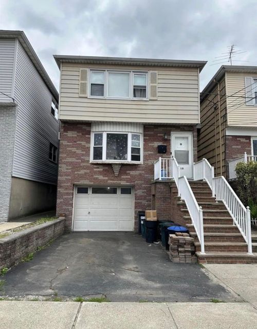 2-10 E 10th St, Bayonne, NJ, 07002-2513 | Card Image