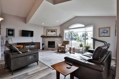 6 Fairmont Park Lane S, House detached with 5 bedrooms, 3 bathrooms and 5 parking in Lethbridge AB | Image 3