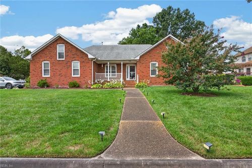 746 Yorkshire Trl, Chesapeake, VA, 23322-8909 | Card Image