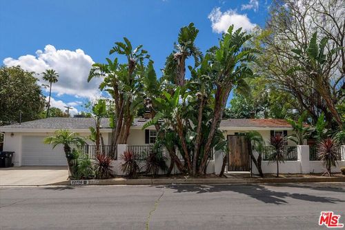 22750 Clarendon St, Woodland Hills, CA, 91367-4312 | Card Image