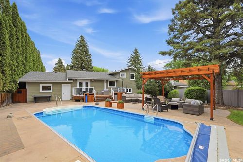 516 Lake Cres, Saskatoon, SK, S7H3A4 | Card Image