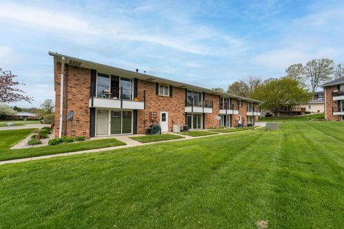 63-230 S State Street, Zeeland, MI, 49464 | Card Image