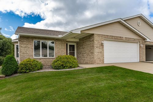 610 3rd Ave Nw, Byron, MN, 55920-1283 | Card Image