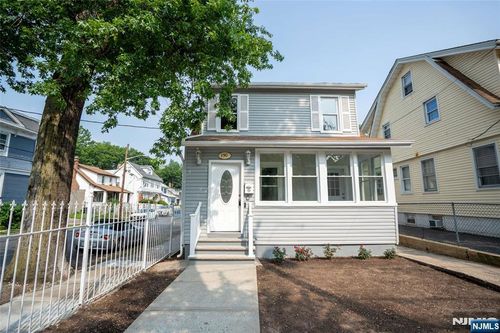 190 Alexander St, Newark, NJ, 07106-2605 | Card Image