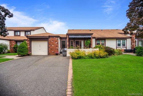 705 Alden Court, Smithtown, NY, 11780 | Card Image