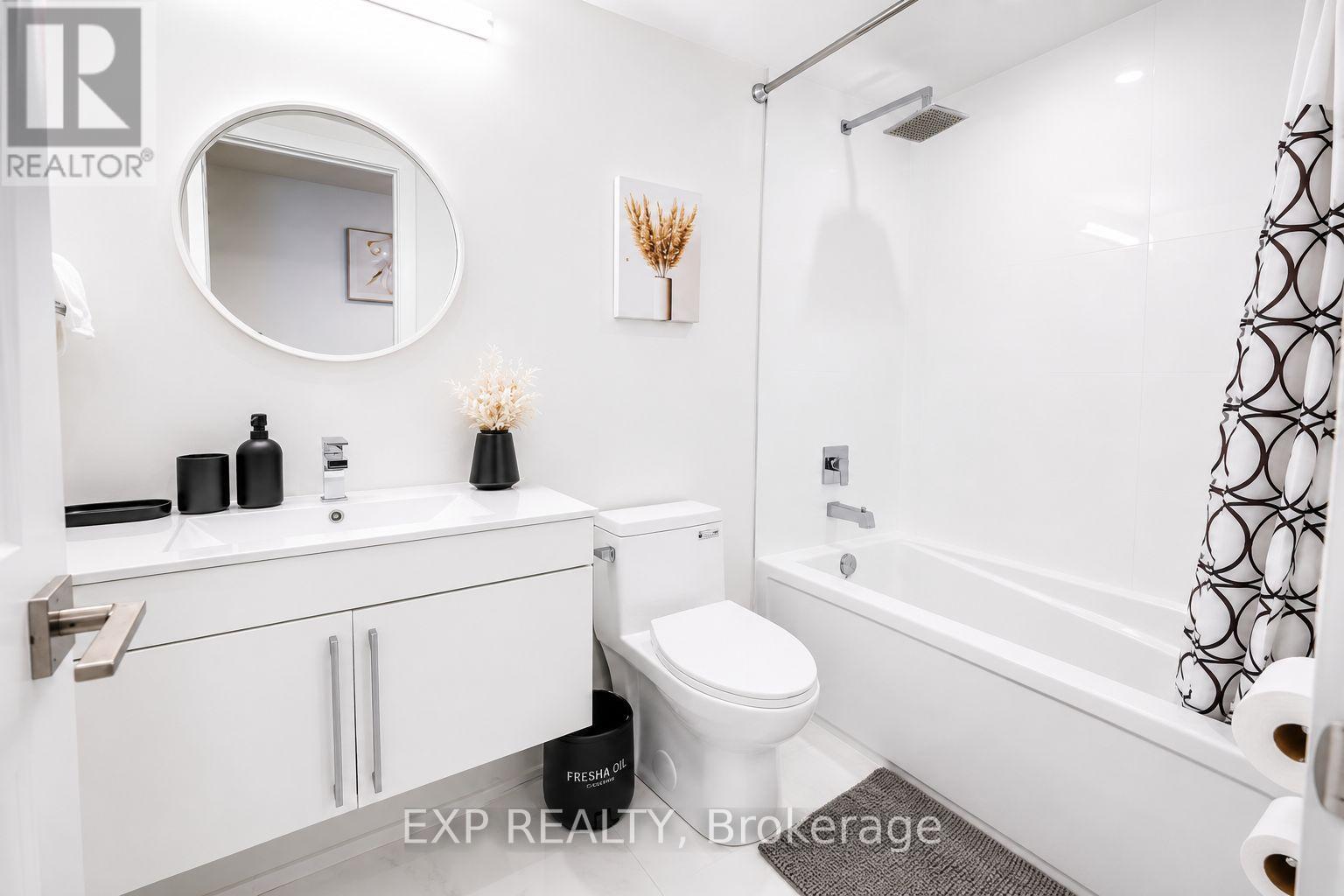Residential in Niagara Falls (Arad/Fallsview) 5