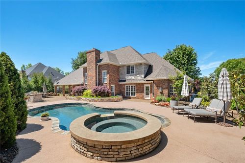 3 S Sherwood Dr, Rogers, AR, 72758-9515 | Card Image