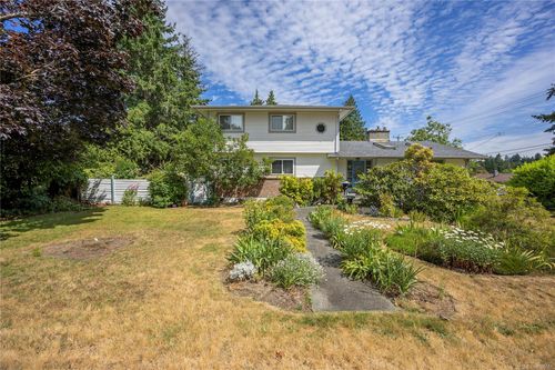 2901 Newton St, Nanaimo, BC, V9T2Y2 | Card Image
