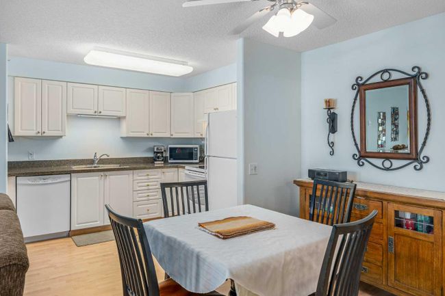 3425 - 3000 Millrise Point Sw, Home with 2 bedrooms, 2 bathrooms and null parking in Calgary AB | Image 6