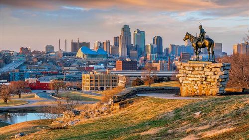 apt-302-925 Washington St, Kansas City, MO, 64105-2257 | Card Image