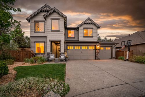 61060 Se Stari Most Loop, Bend, OR, 97702-3677 | Card Image