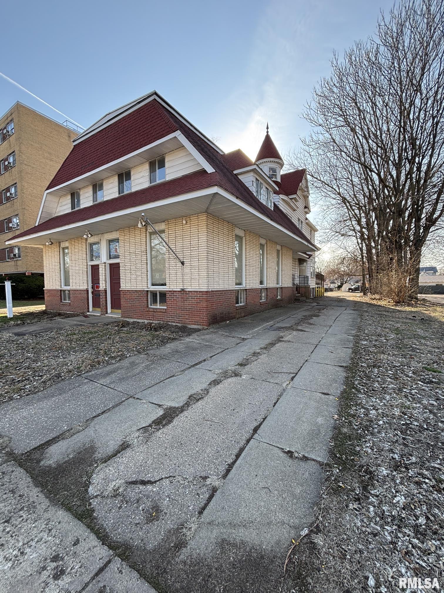 Commercial Sale in Pekin 5
