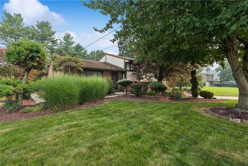 220 Vernon Ave, Belle Vernon, PA, 15012-2344 | Card Image