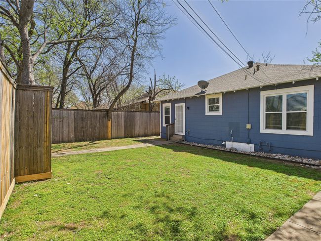 927 Centre St, House other with 3 bedrooms, 2 bathrooms and null parking in Dallas TX | Image 15