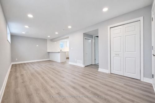 lower-5 Regent Dr, St. Catharines, ON, L2M3L6 | Card Image