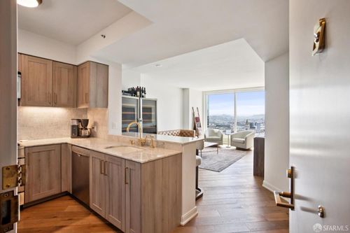 20a-401 Harrison St, San Francisco, CA, 94105-3226 | Card Image