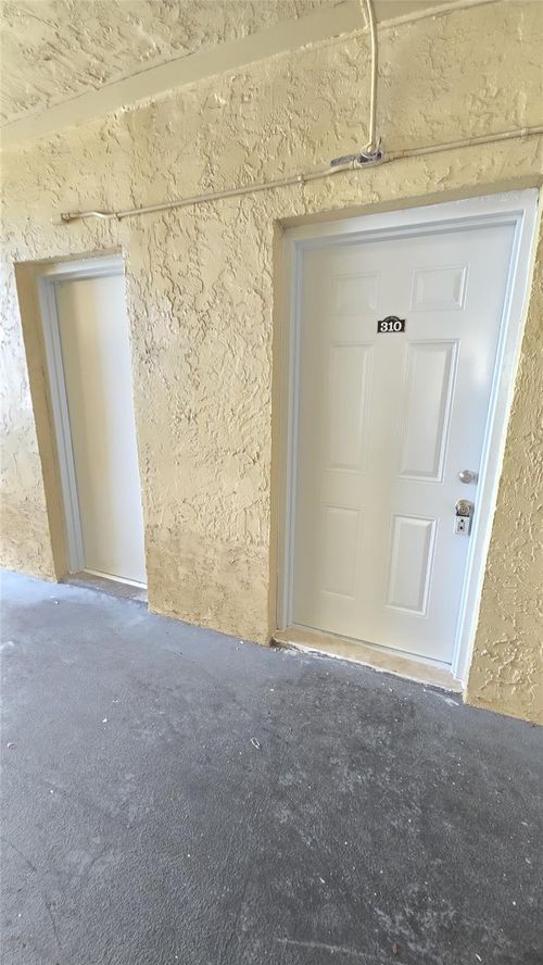 apt-310-3700 Nw 21st St, Lauderdale Lakes, FL, 33311-3125 | Card Image