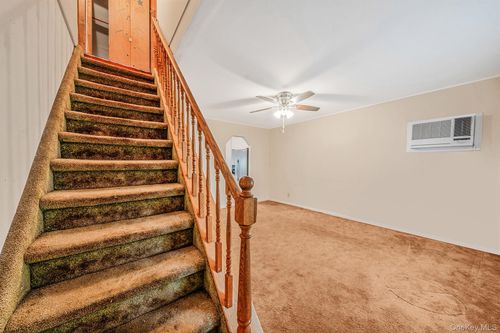 41 Brookside Ct, Copiague, NY, 11726-3903 | Card Image