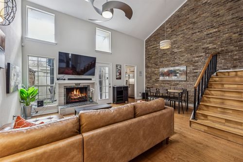 6016 E Mockingbird Ln, Dallas, TX, 75206-5428 | Card Image