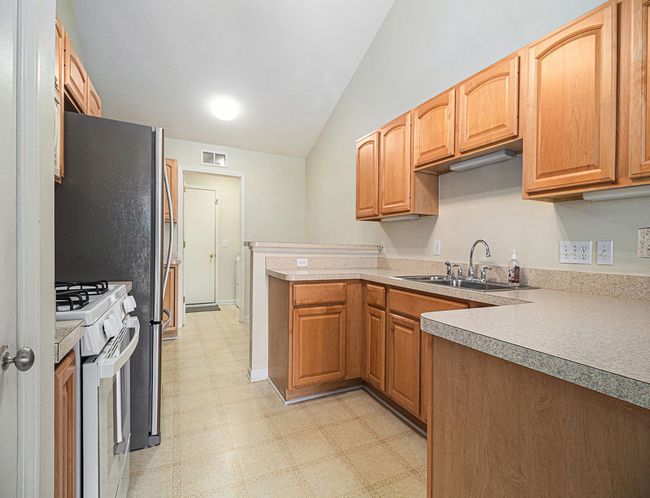 79 - 5481 Greenway Dr, Condo with 2 bedrooms, 2 bathrooms and null parking in Trenton MI | Image 8