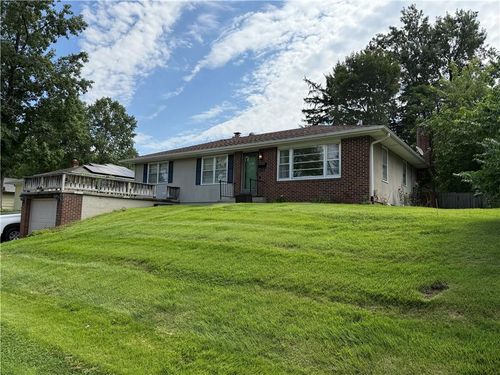 2511 Kent St, Saint Joseph, MO, 64505-1832 | Card Image