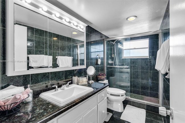 APT-200 - 4000 Ne 170 Th St, Condo with 2 bedrooms, 2 bathrooms and null parking in North Miami Beach FL | Image 17