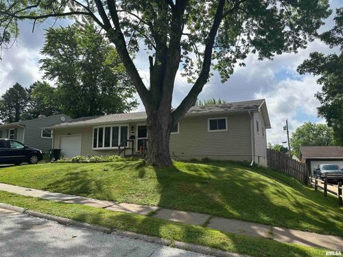 2633 Farragut Pl, Davenport, IA, 52804-4433 | Card Image