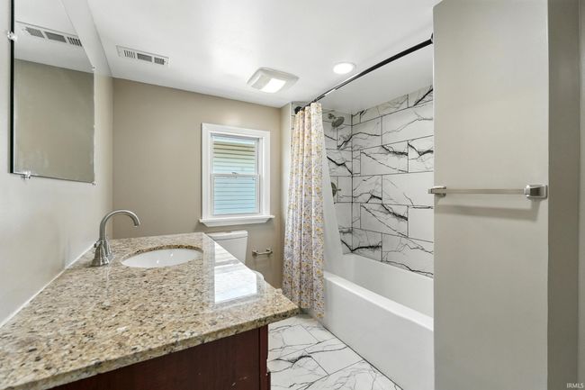 1025 S Gallatin St, House other with 5 bedrooms, 2 bathrooms and null parking in Marion IN | Image 18