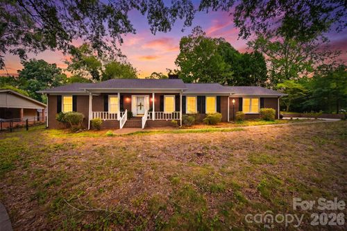 1756 12th Street Drive Nw, Hickory, NC, 28601 | Card Image